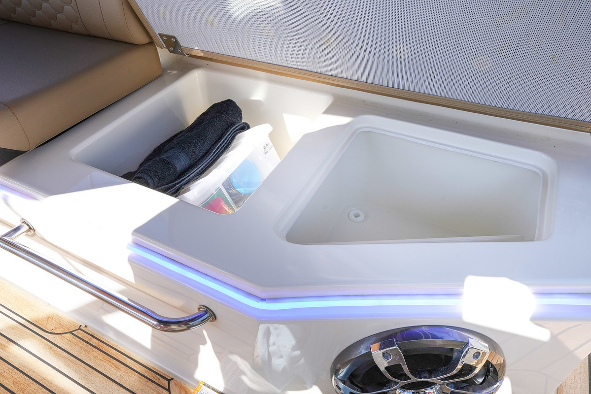 Sea Ray Sundancer 290 — foto 36 van 76