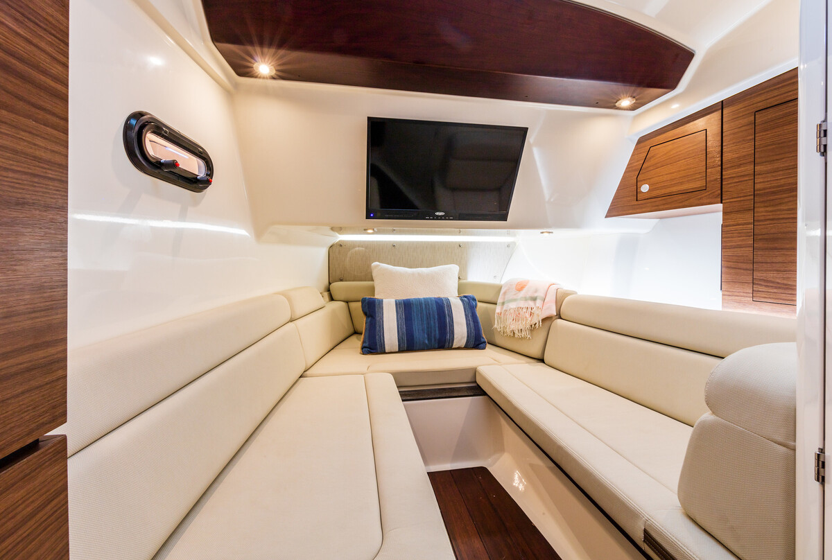 Boston Whaler 350 Realm — foto 27 van 32