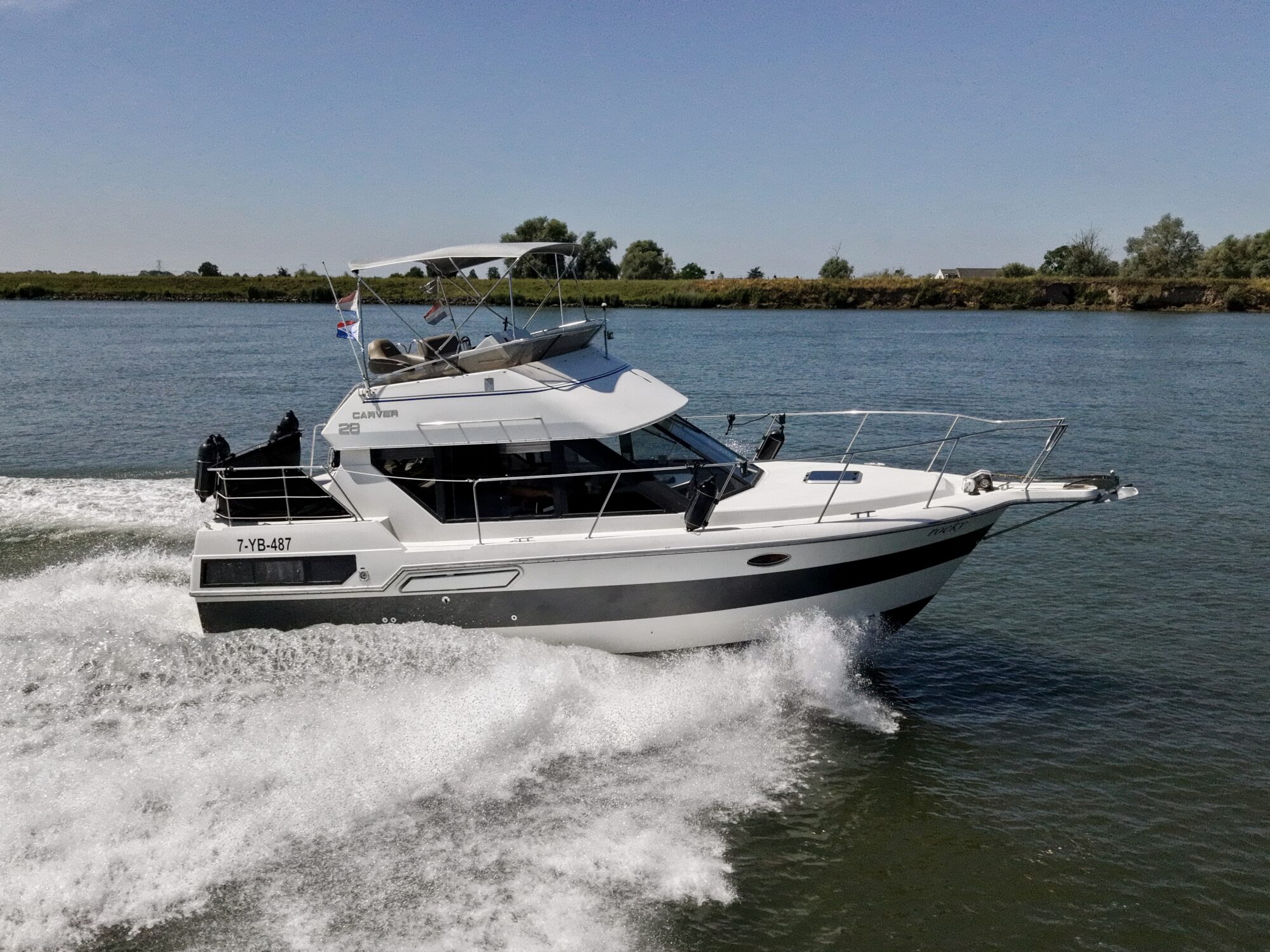 Carver28 Flybridge