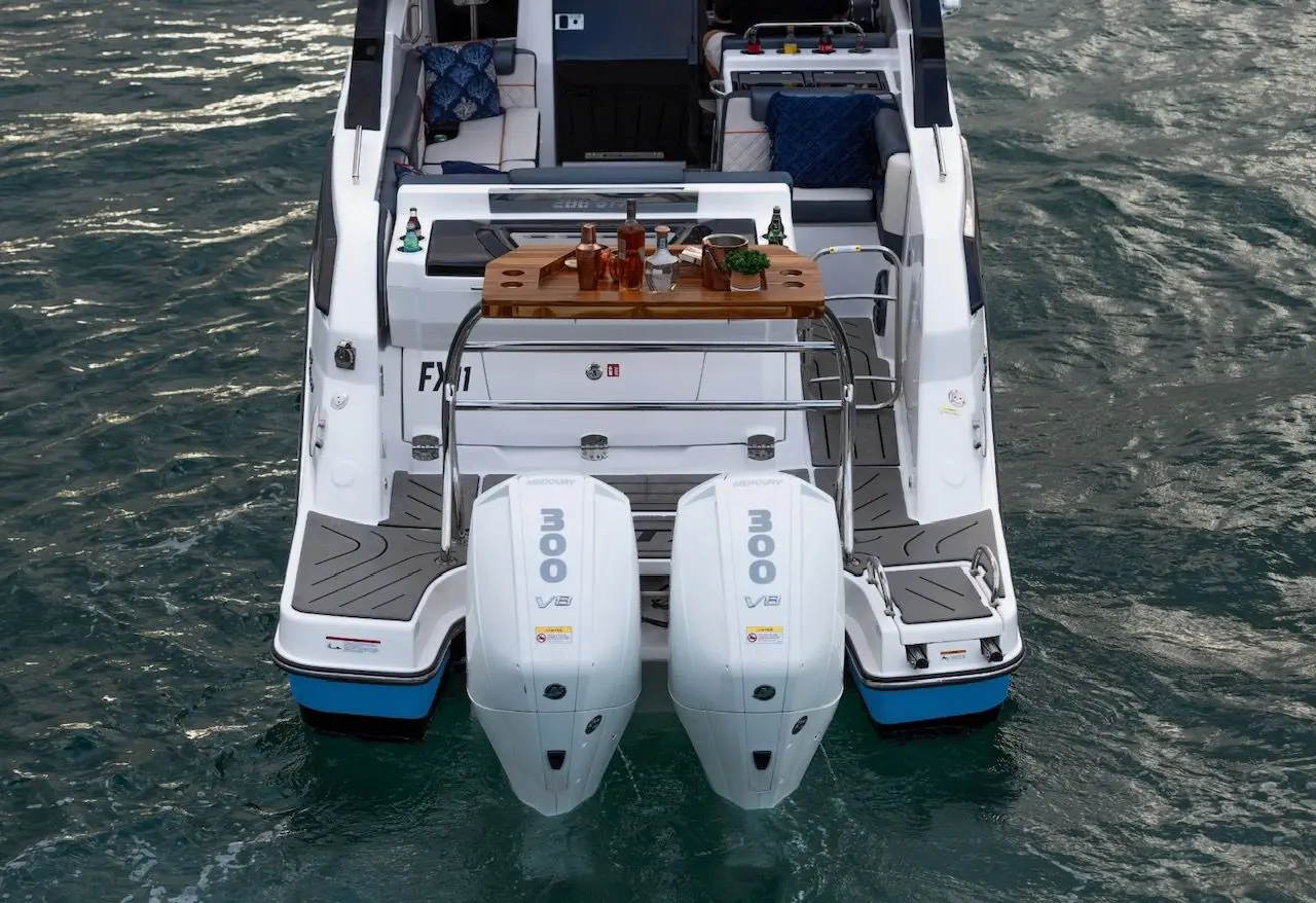 De Granfort 288 GTX is onstaan uit een samenwerking van de werf Fibrafort en Porsch Consulting. — foto 4 van 11