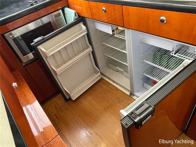 Fairline Phantom 50 — foto 12 van 44