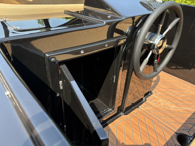 Extra luxe Coastliner 545 met Tohatsu 20 PK en buiskap — foto 14 van 18