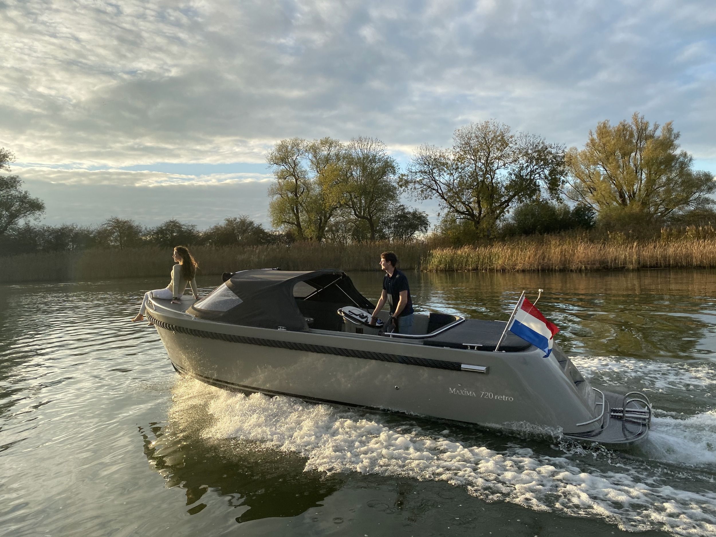 Maxima 720 retro — foto 7 van 10