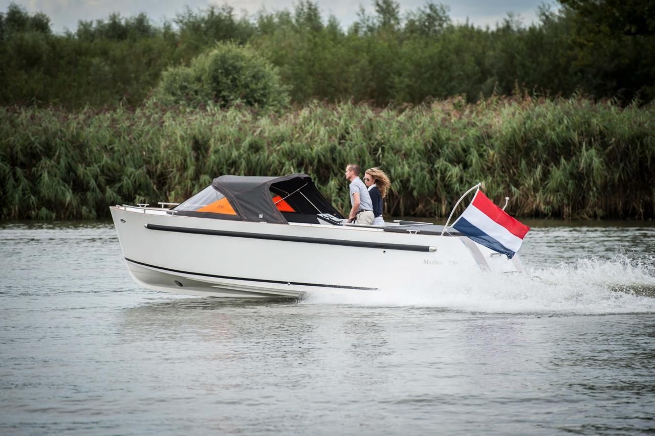 Maxima 730 tender — foto 12 van 28