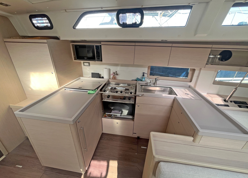 Beneteau Oceanis 51.1 — foto 24 van 47