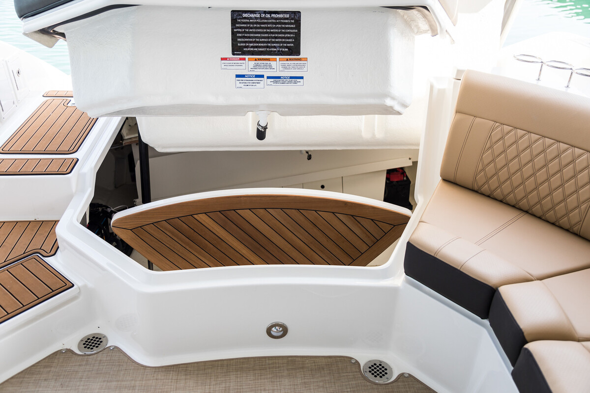 Sea Ray SLX 310 Outboard — foto 28 van 29