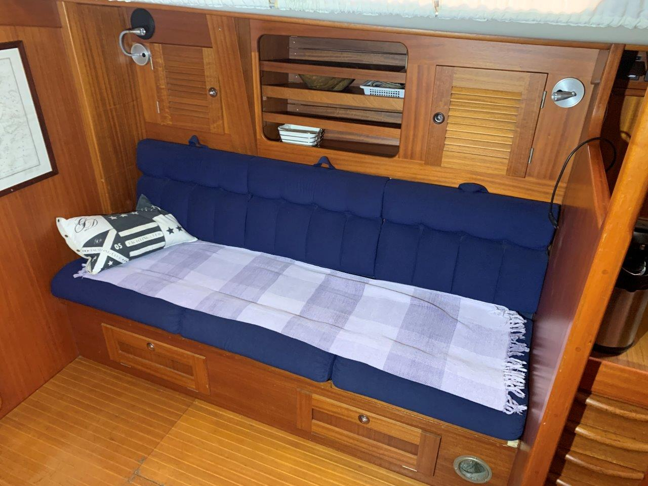 Hallberg-Rassy 45 — foto 12 van 108