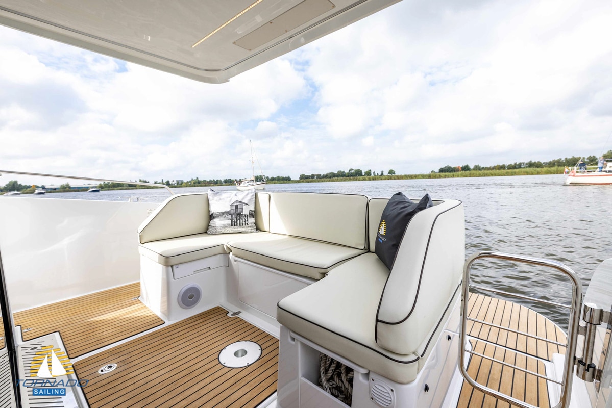 Delphia Yachts 10 Sedan Electric — foto 5 van 12