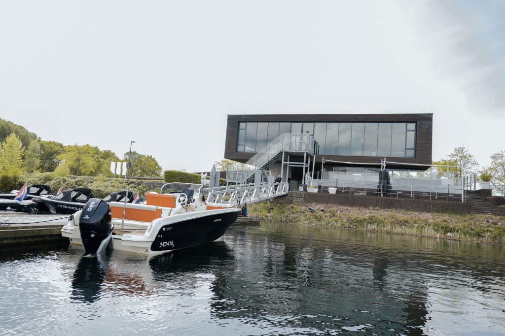  Invictus 240 fx — foto 7 van 16