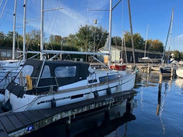 Bavaria 33 Cruiser — foto 1 van 6