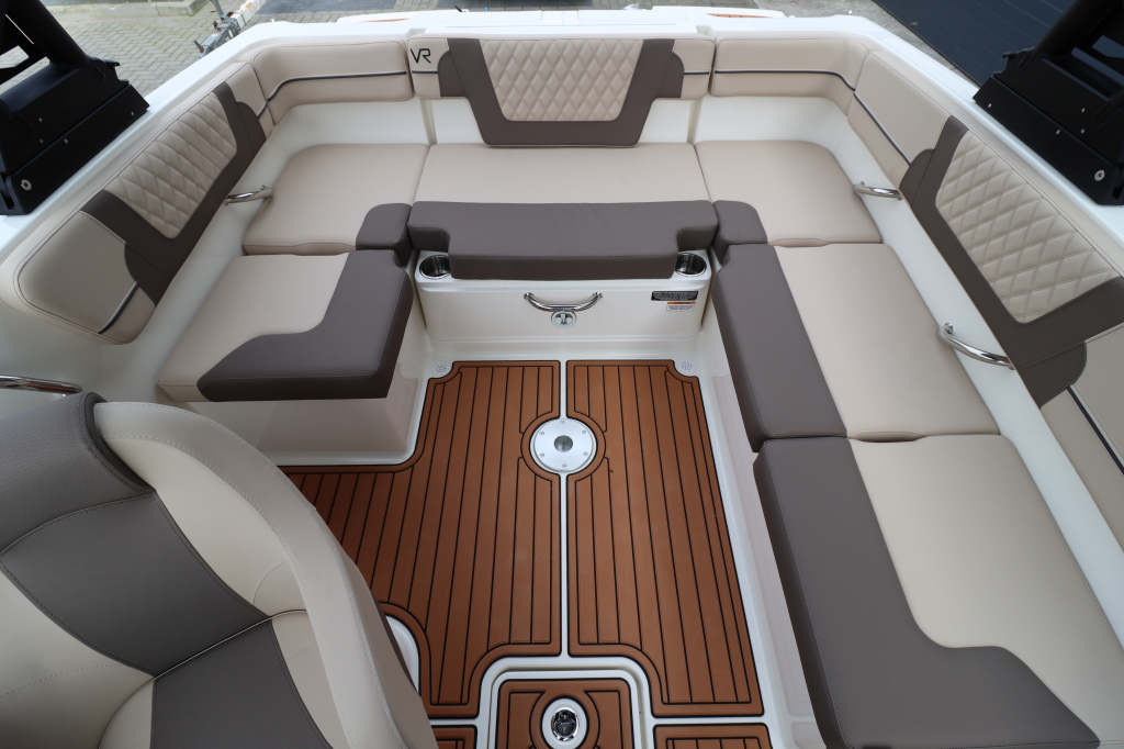 Bayliner VR4 Outboard — foto 15 van 17