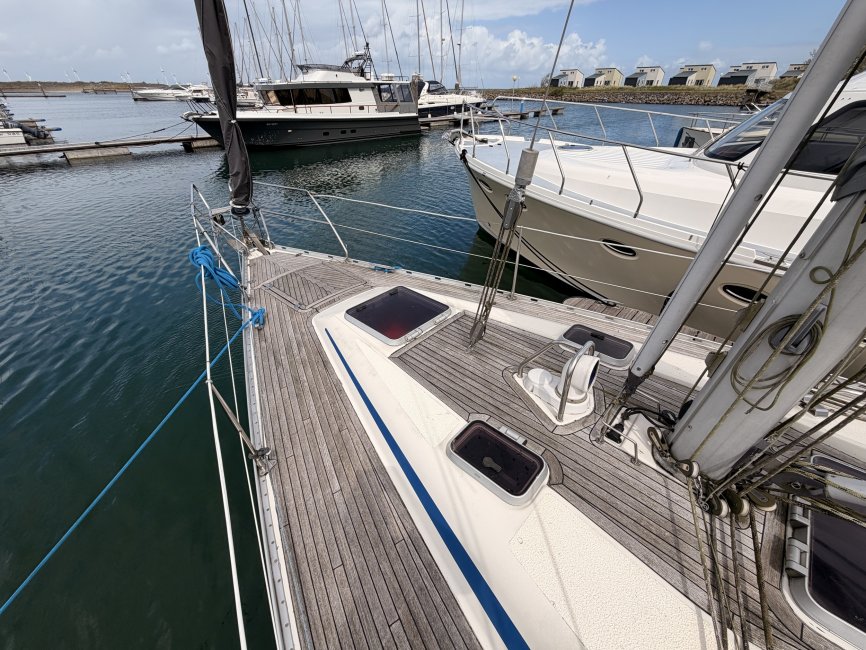 Bavaria 370 Lagoon — foto 8 van 12