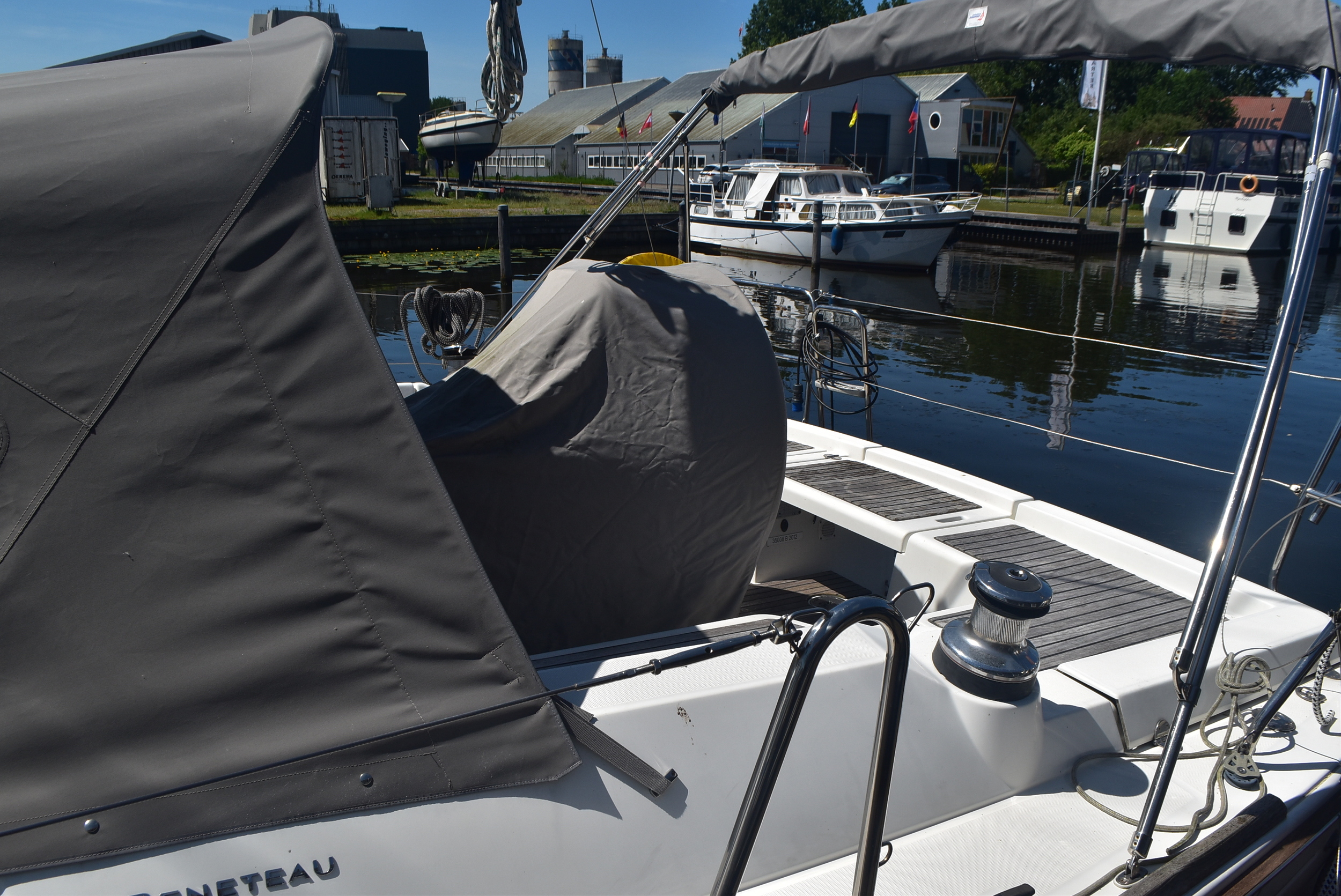 Beneteau Oceanis 37 — foto 14 van 36
