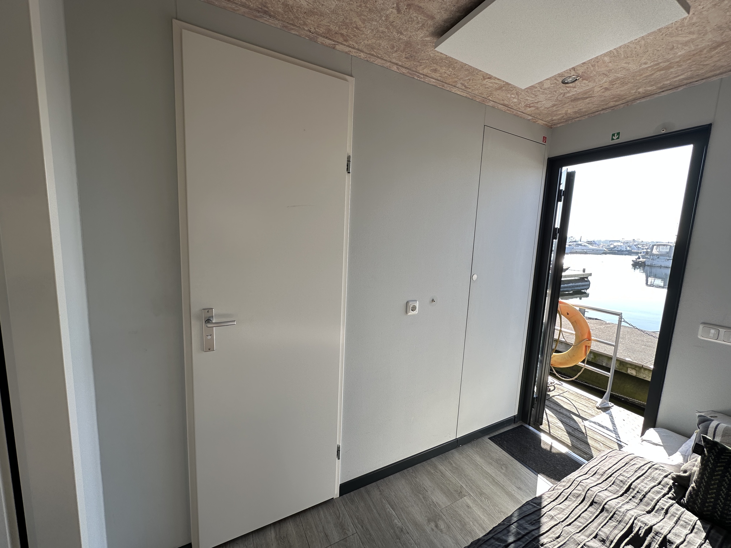 Gielissen Marin Home 32 Tiny Houseboat — foto 27 van 43