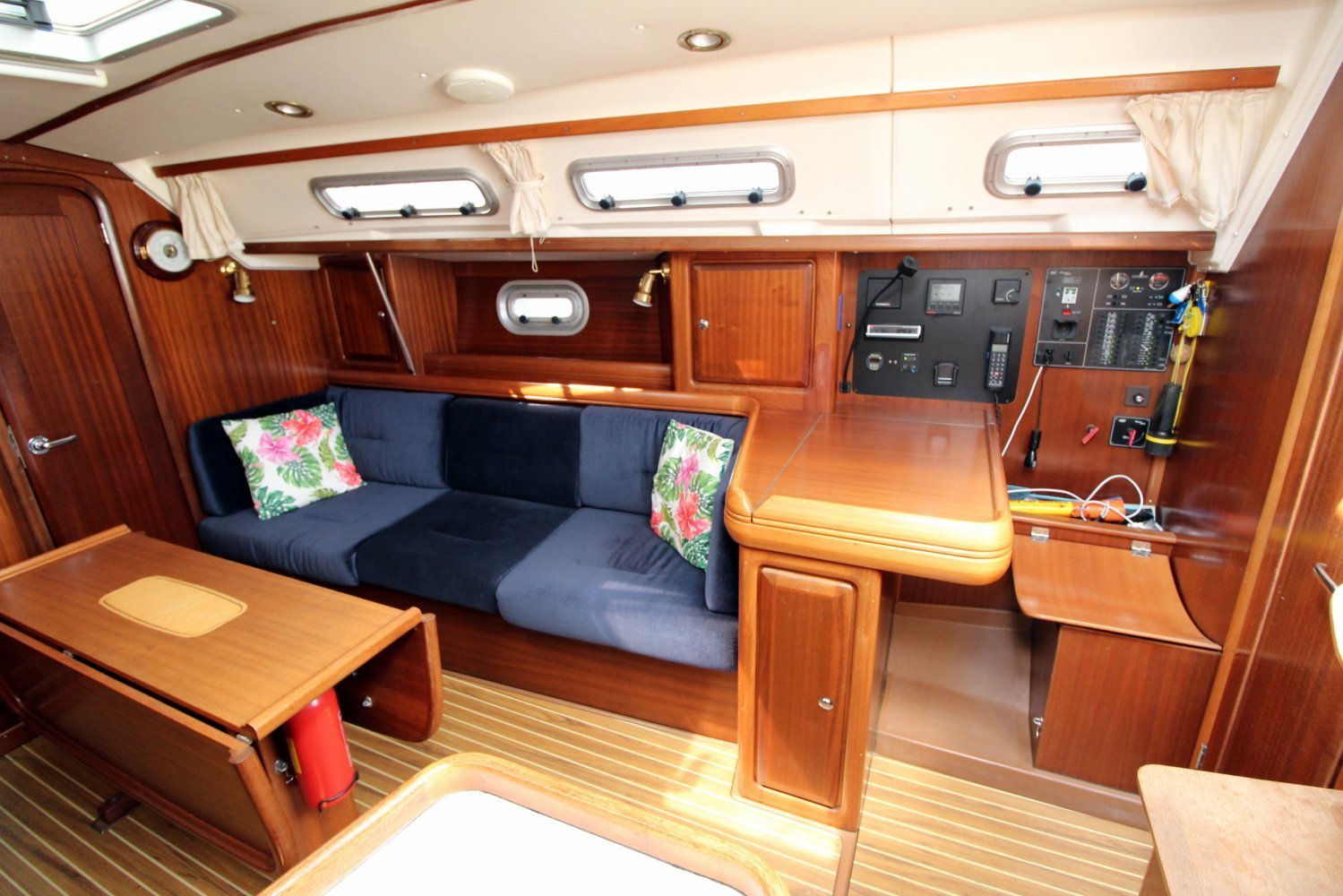 Bavaria - Sailing Yacht - GRP (Polyester) - 1996 - € 43.500 — foto 11 van 11
