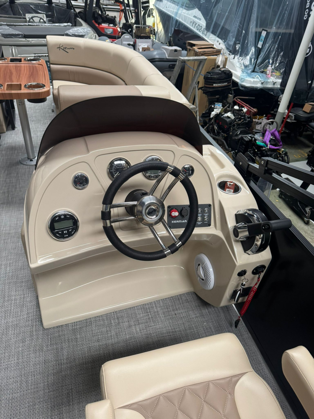 Kerman YS6220A Demo met Mercury 80pk — foto 6 van 11