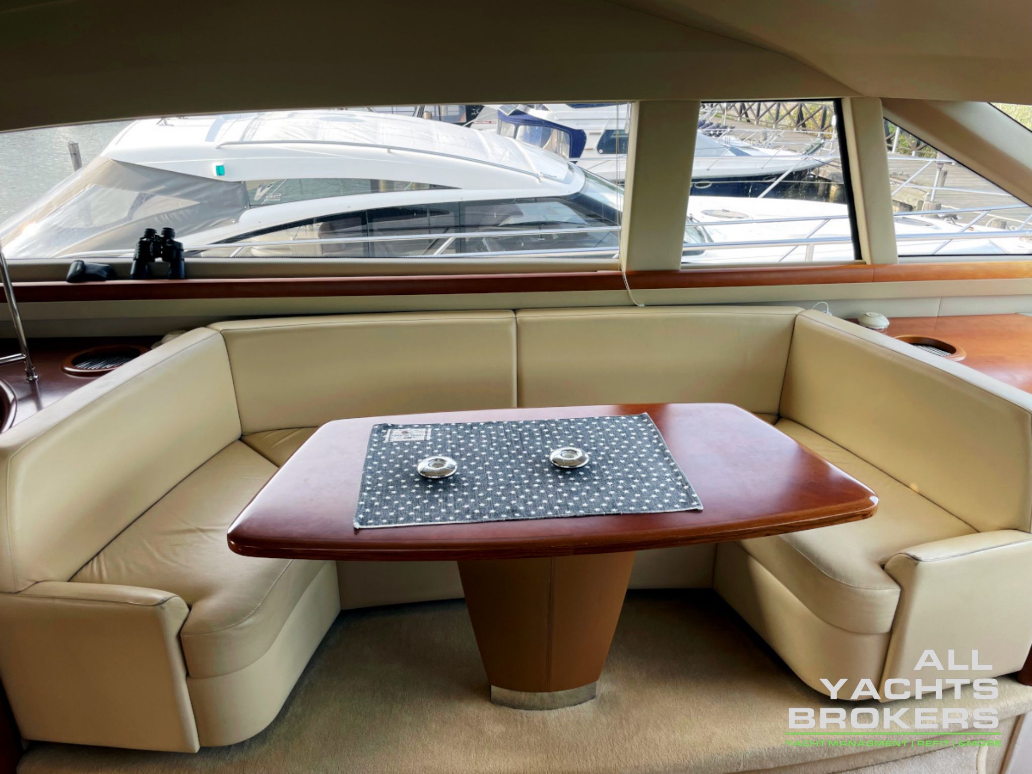 Princess 67 Flybridge — foto 2 van 5