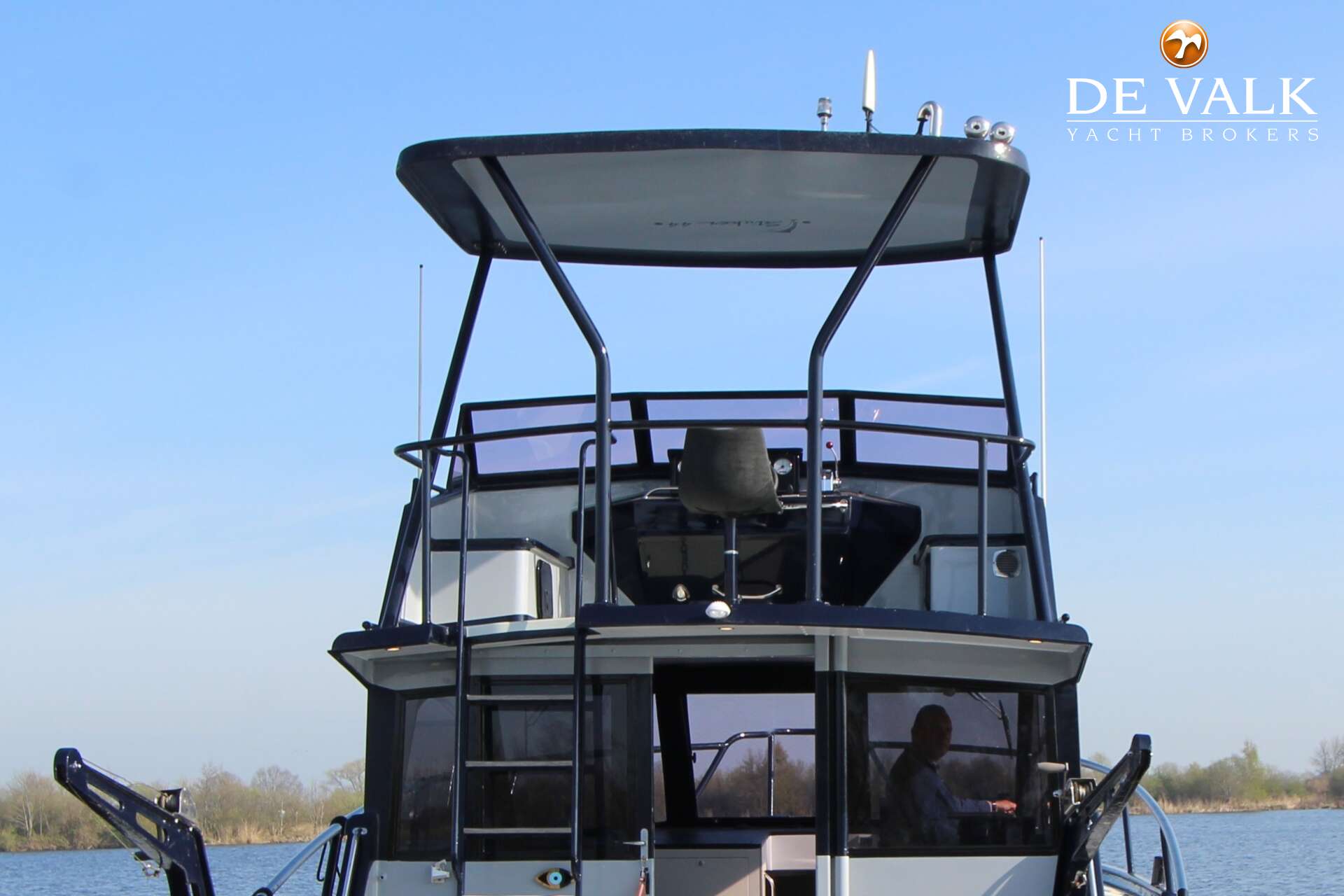 Striker 44 — foto 15 van 32