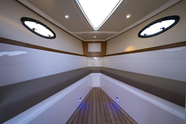 Outlaw 999 tender DE GROOTSTE SLOEPENSHOWROOM VAN NEDERLAND — foto 15 van 17