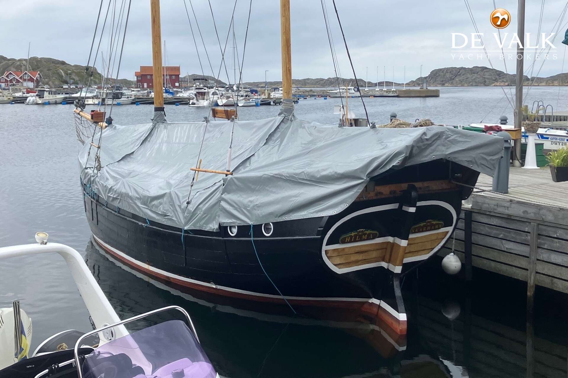 Small sailing ship From Laso — foto 7 van 35