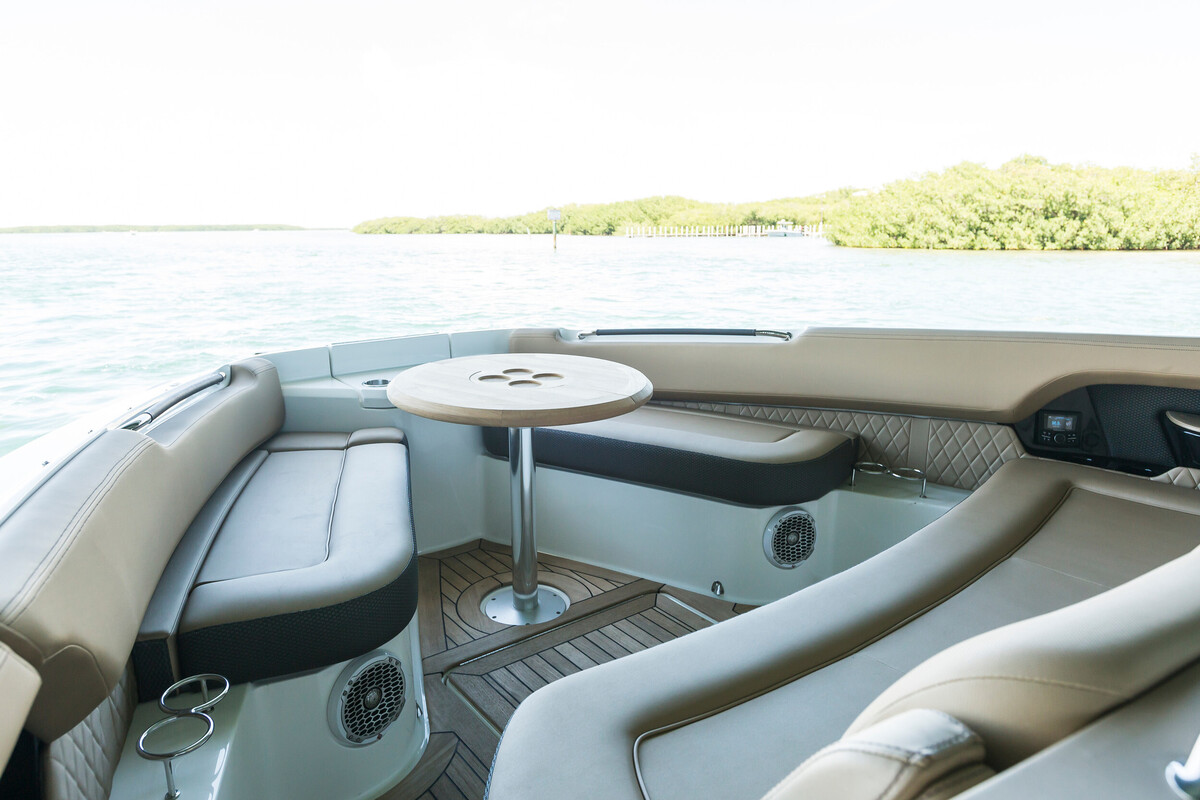 Sea Ray SLX 400 Outboard — foto 16 van 24