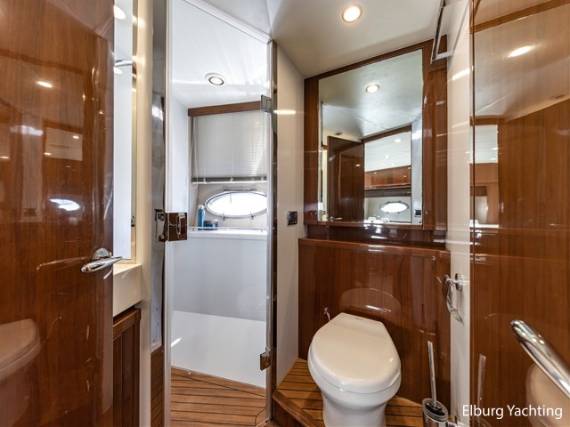 Princess V62 — foto 34 van 88