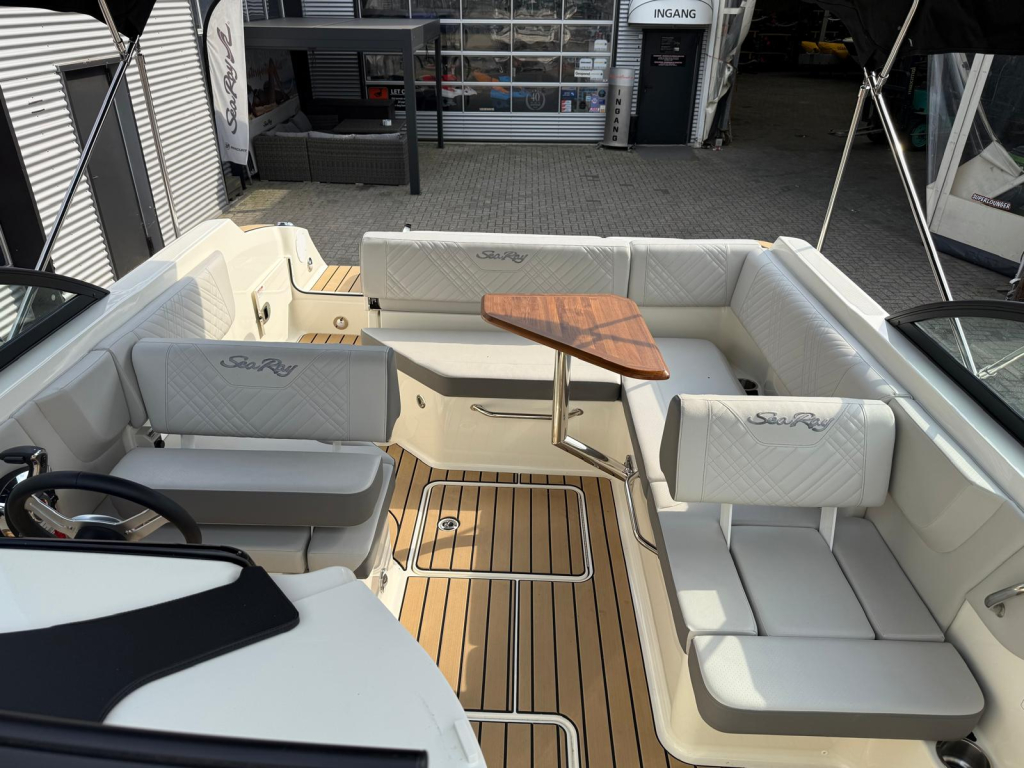 Sea Ray SDX 230 — foto 23 van 46