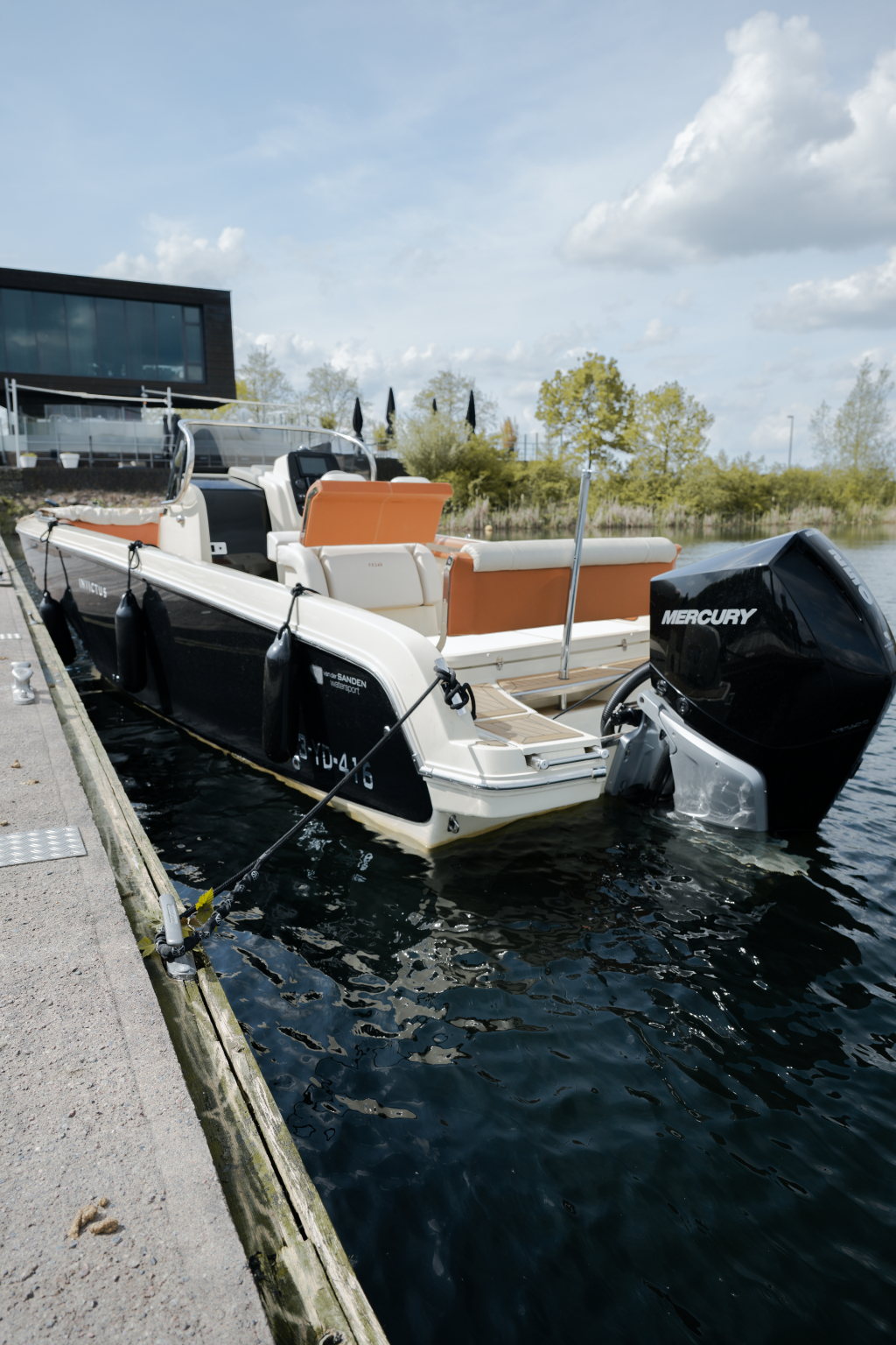  Invictus 240 fx — foto 3 van 16