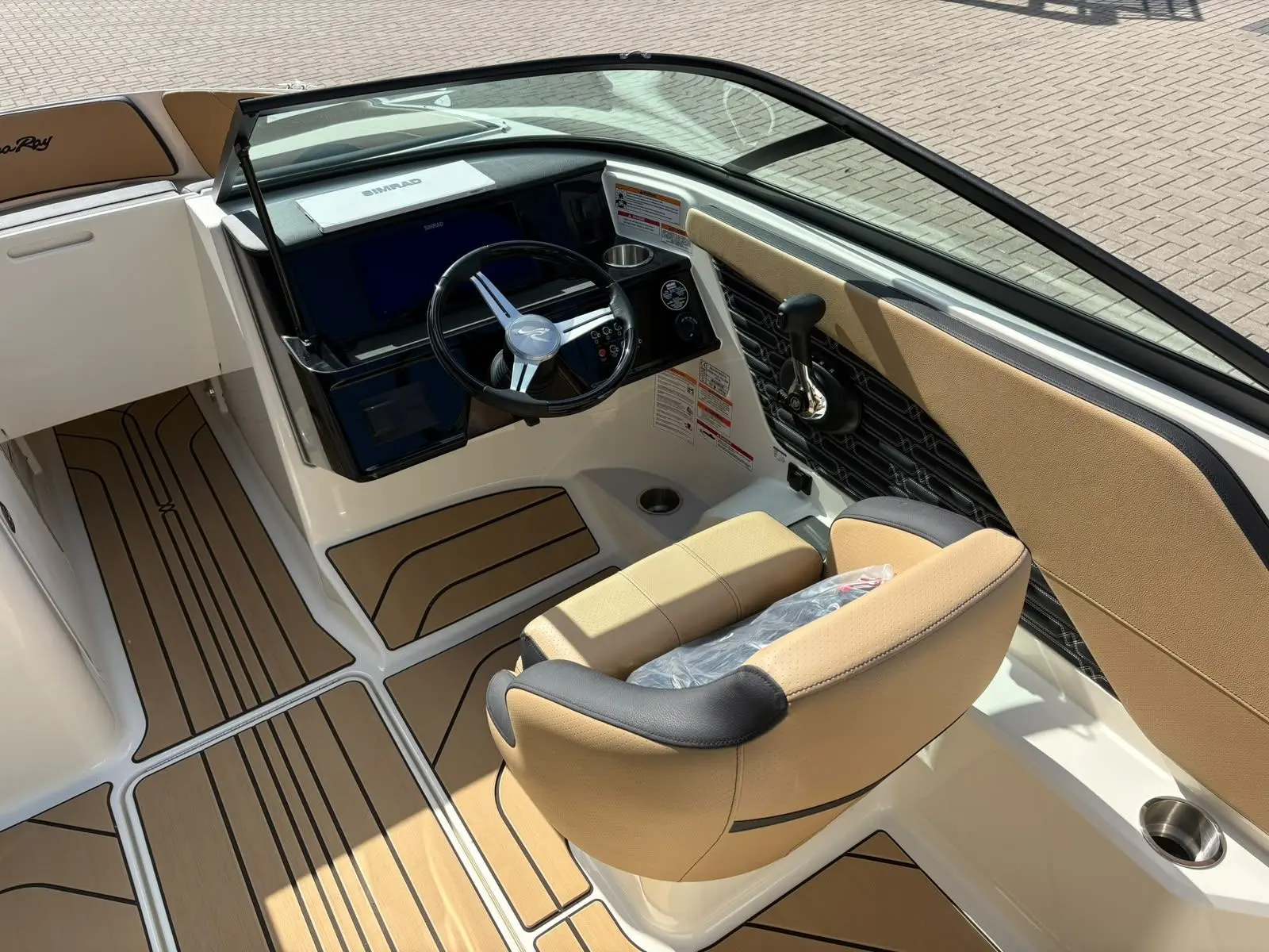 Sea Ray SPX 190 (2027) — foto 18 van 39