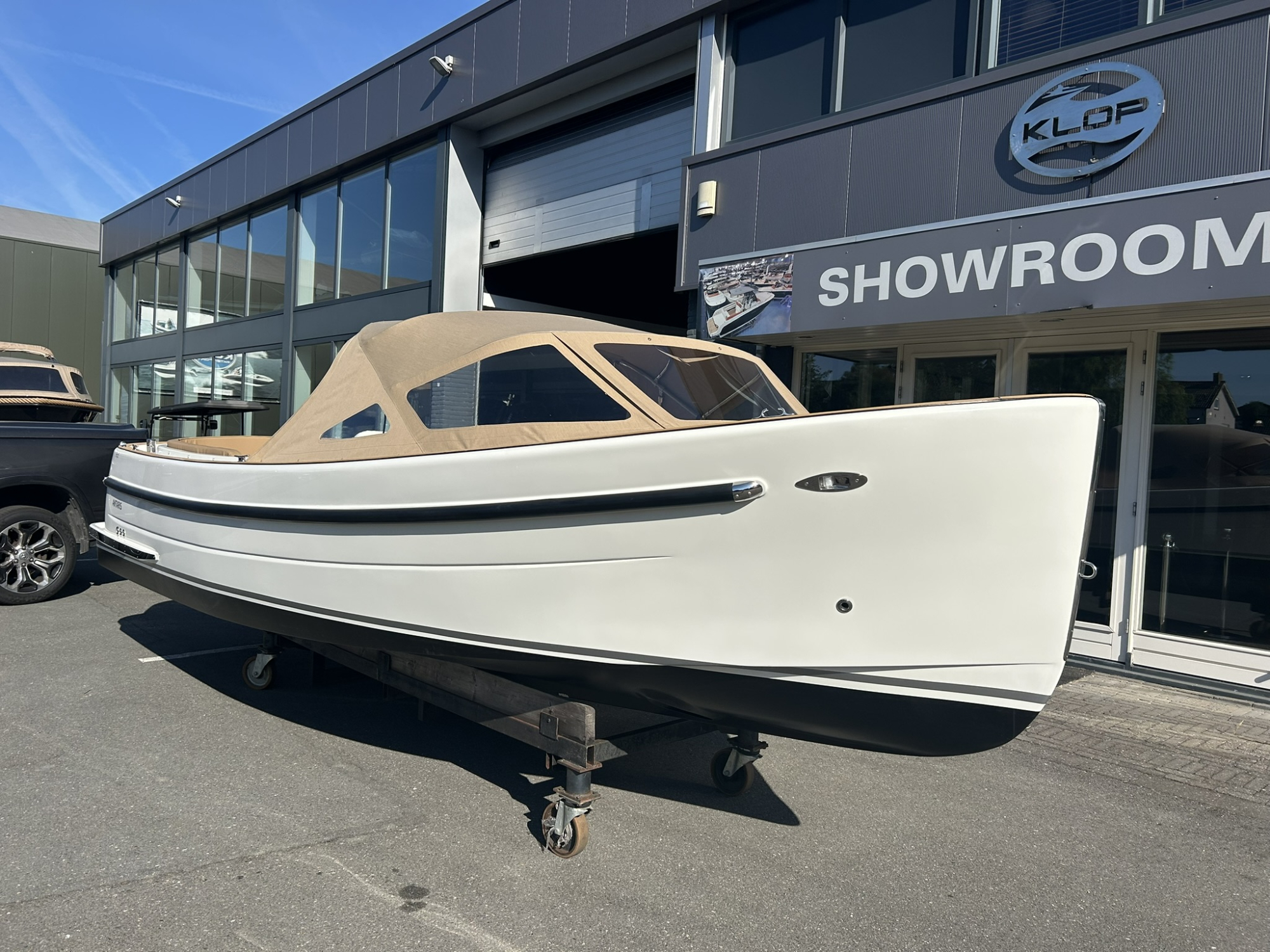 Antaris Fifty5 met Vetus 27 pk wit met beige op voorraad — foto 2 van 9