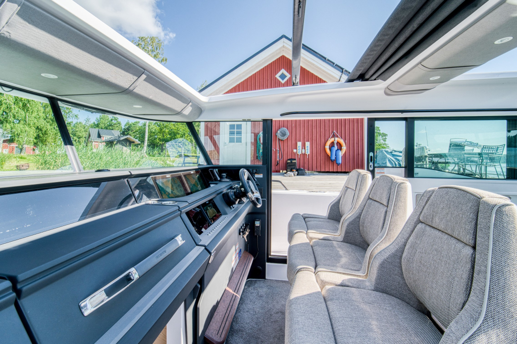 Axopar 45 Cross Cabin BRABUS — foto 9 van 23