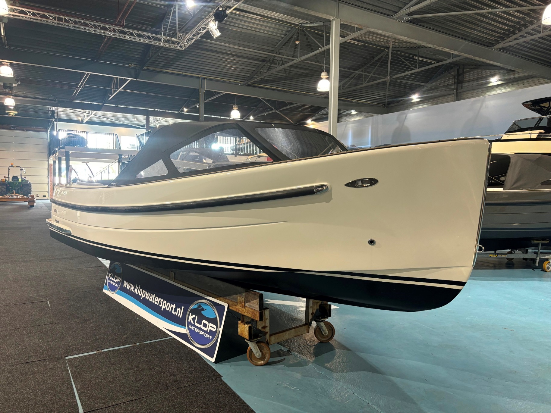 Antaris Fifty5 met vetus 27 pk - op voorraad — foto 2 van 12