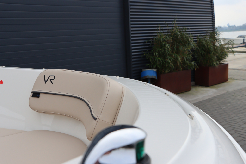 Bayliner VR4 Outboard — foto 9 van 17