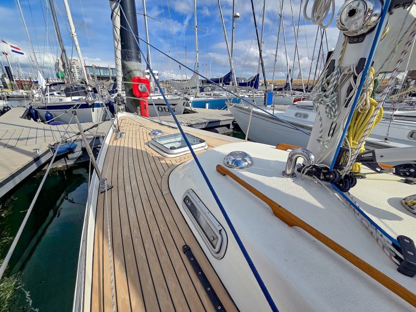 1988 Hallberg-Rassy 29 for sale — foto 10 van 12