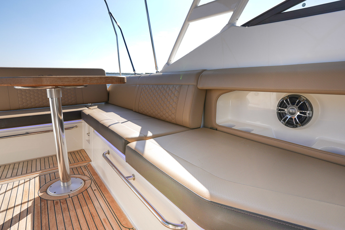 Sea Ray Sundancer 290 — foto 42 van 76
