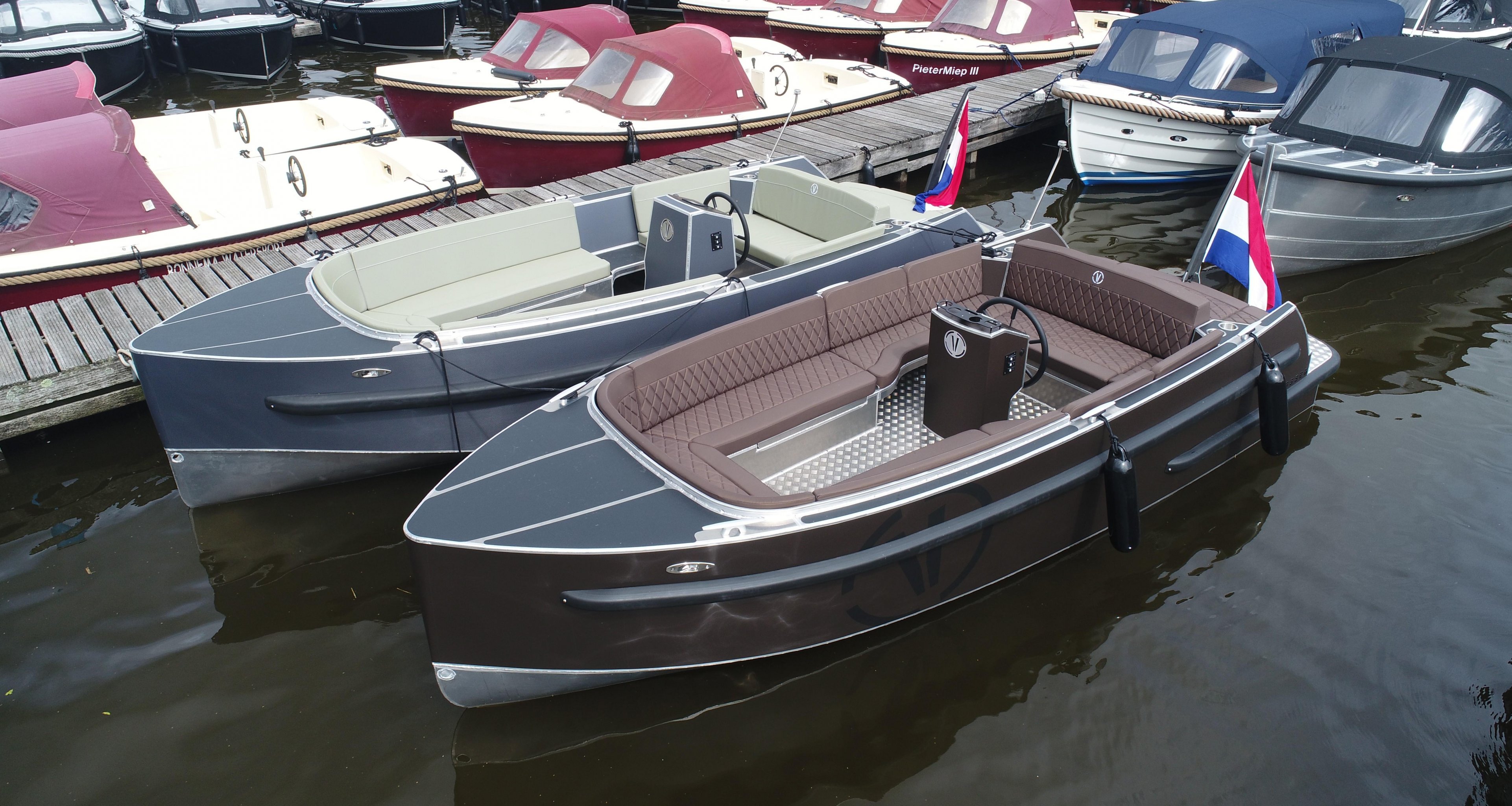 Van Vossen 650 E-plugin tender elektrisch — foto 8 van 12