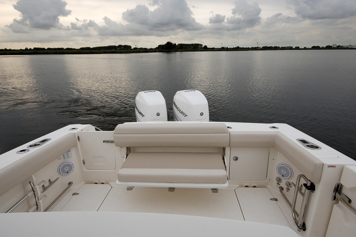 Boston Whaler 330 Outrage — foto 35 van 40
