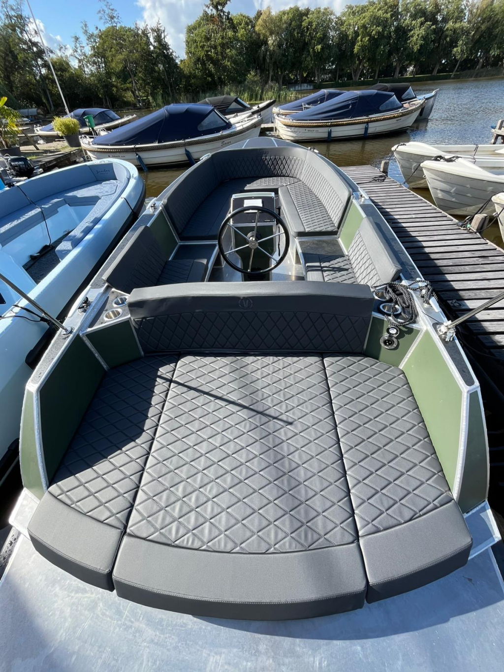 Van Vossen 650 plugin E tender aluminium elektrisch — foto 8 van 16