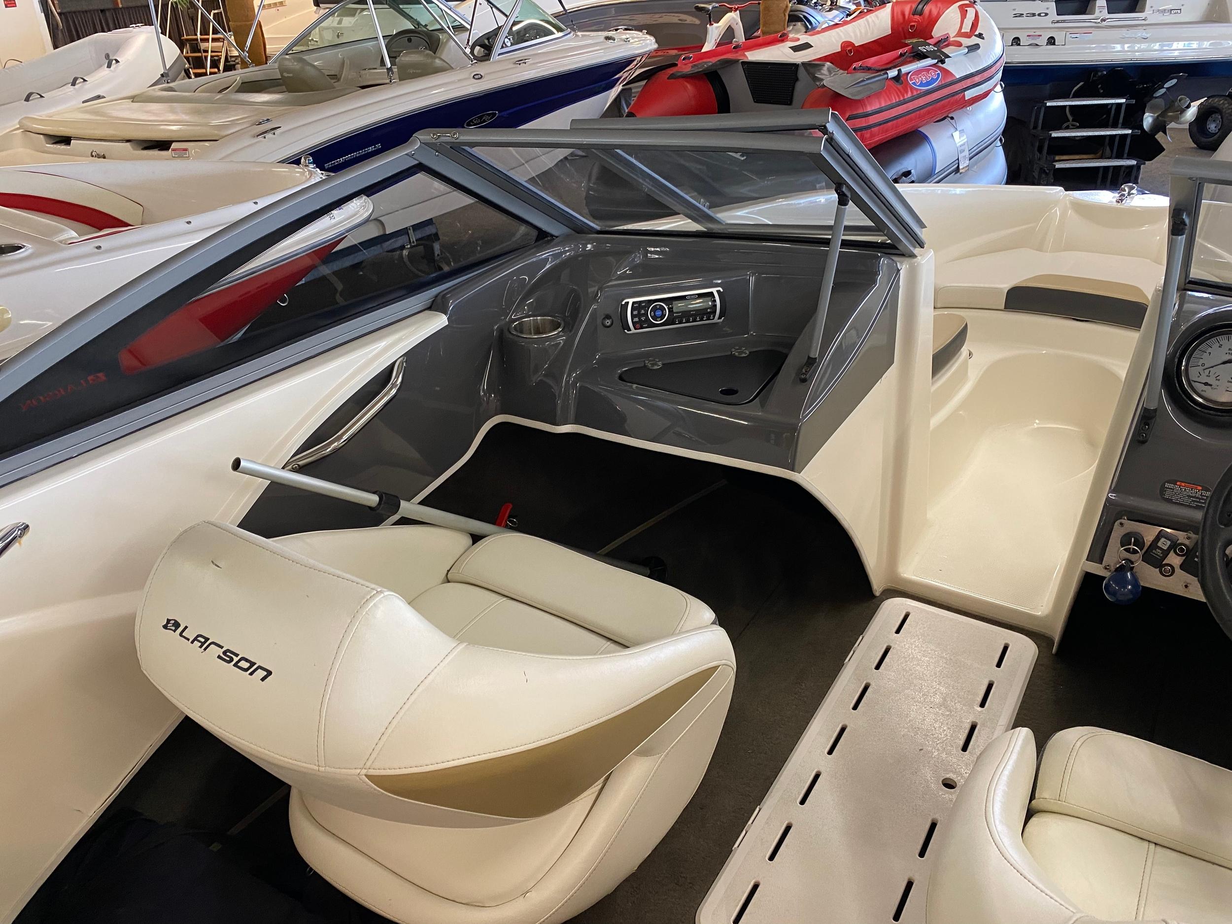 Larson LX 710 — foto 9 van 9
