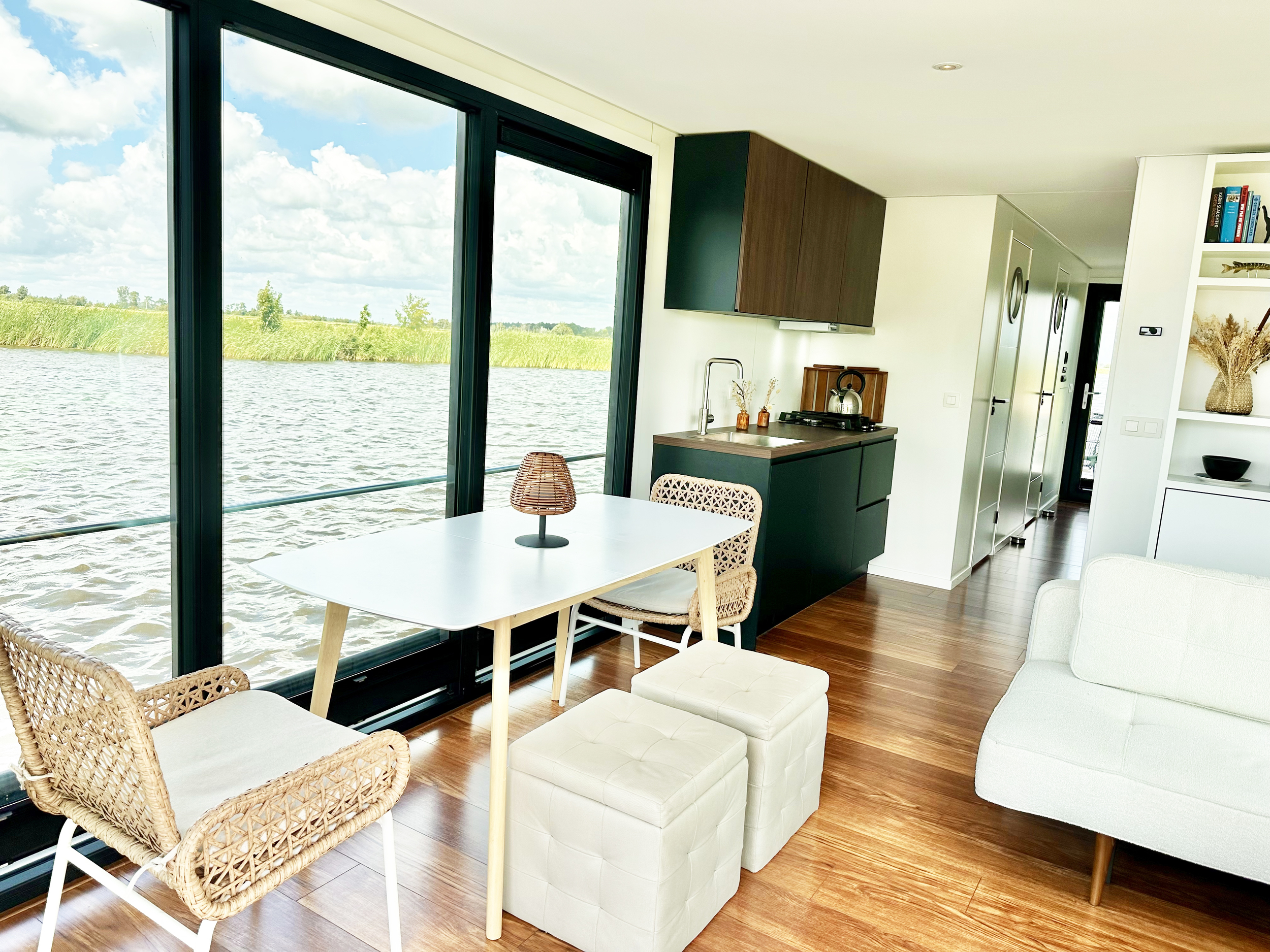 HOMESHIP Lotus Navigator 14 Houseboat — foto 11 van 38