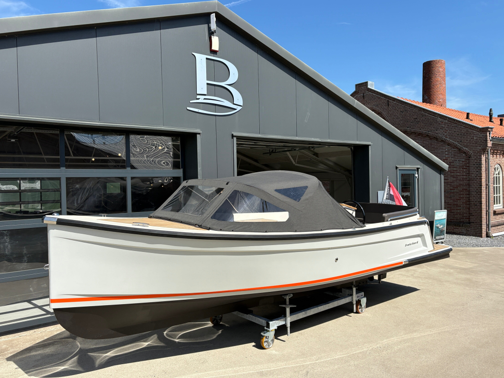 Evolution 6 Tender — foto 11 van 13