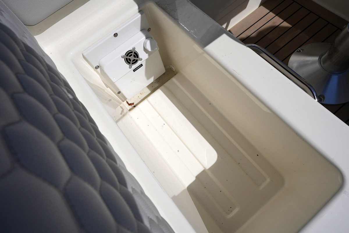 Sea Ray Sundancer 265 — foto 32 van 66
