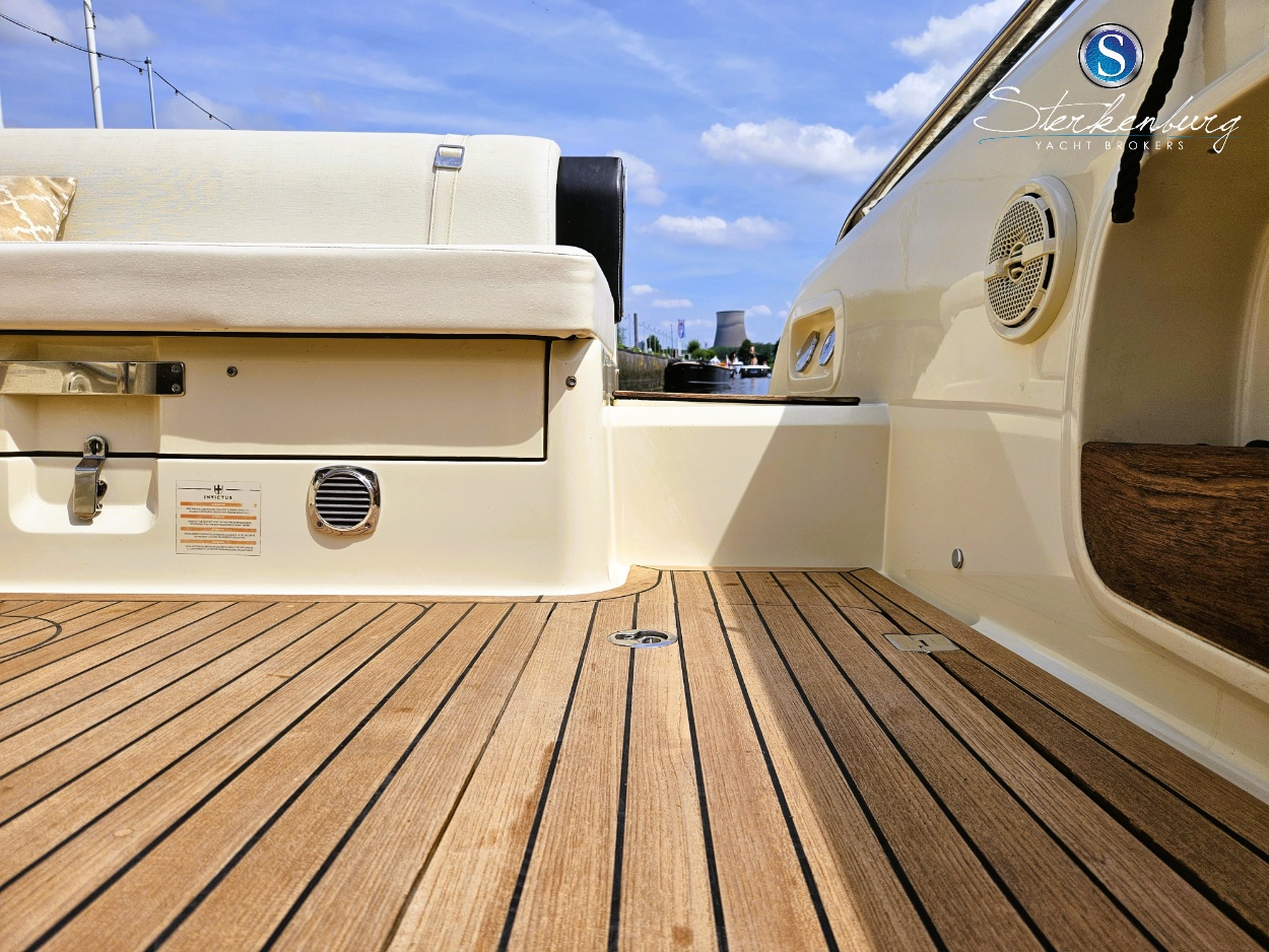 Invictus 280 GT — foto 32 van 42