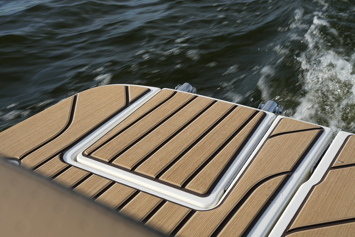 Sea Ray SPX 210 — foto 17 van 56
