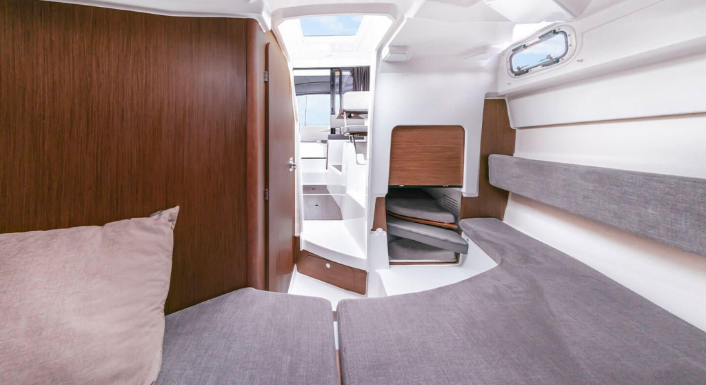 Beneteau Antares 8 | Nieuw samenstellen vanaf €67.518,- — foto 17 van 20