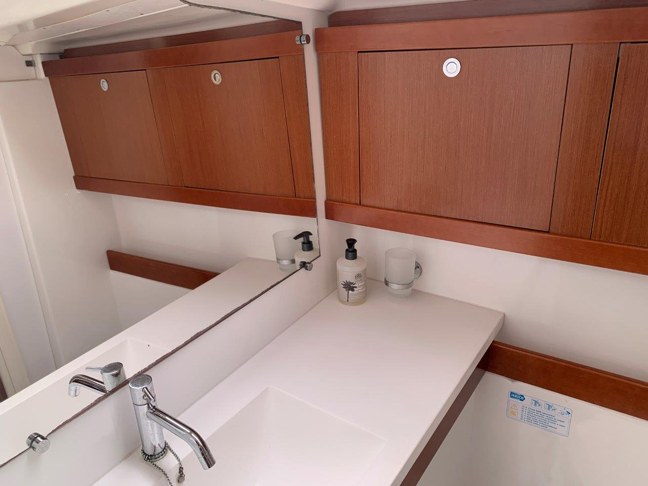 Beneteau Oceanis 46 — foto 76 van 90