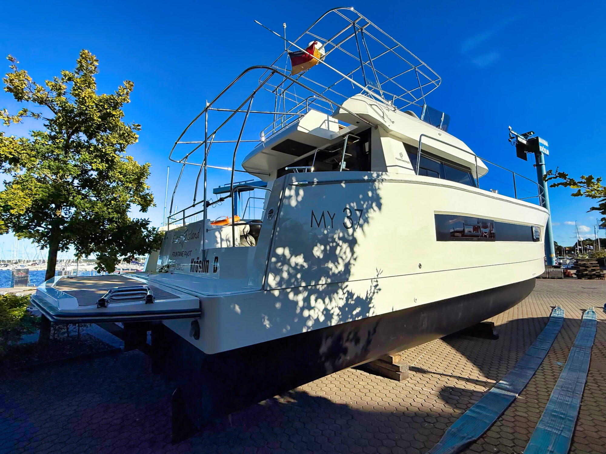 Fountaine Pajot Motorcatamaran MY 37 — foto 43 van 44