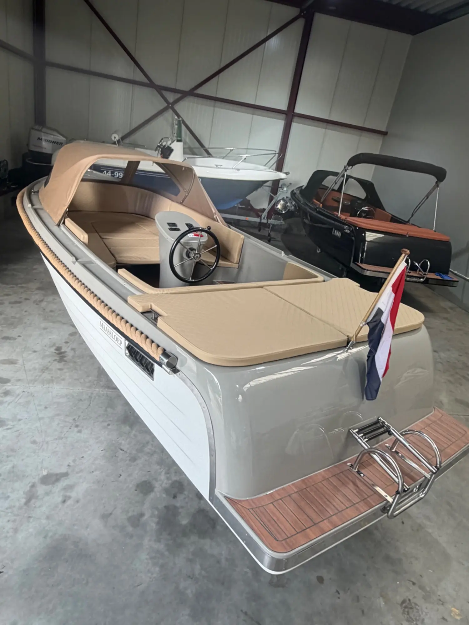 Maassloep 590 demo Honda 20pk van €22.950 voor €20.950,- — foto 11 van 13