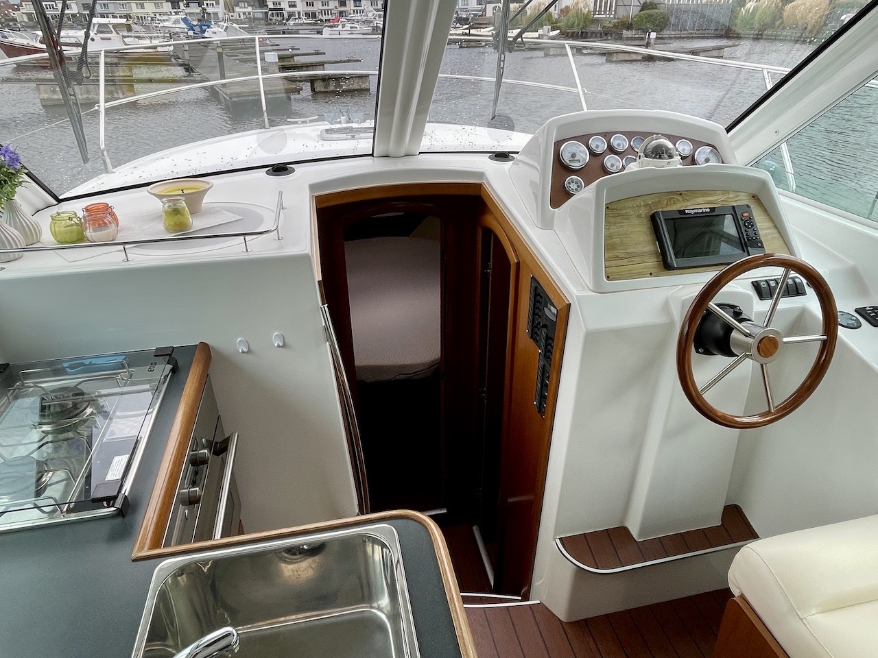 Beneteau Antares 9.80 — foto 12 van 33