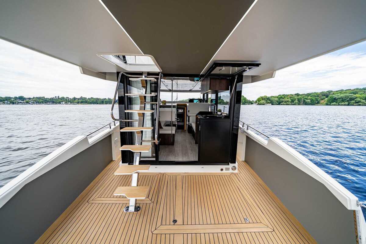 Cobra Yachts Maestro 42 Fly — foto 4 van 12